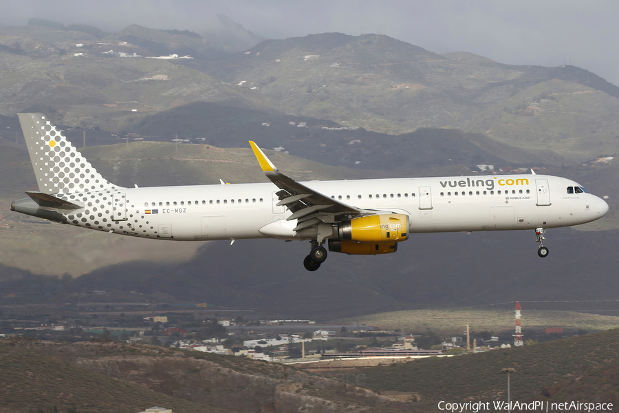 Vueling Airbus A321-231 (EC-MGZ) | Photo 666410