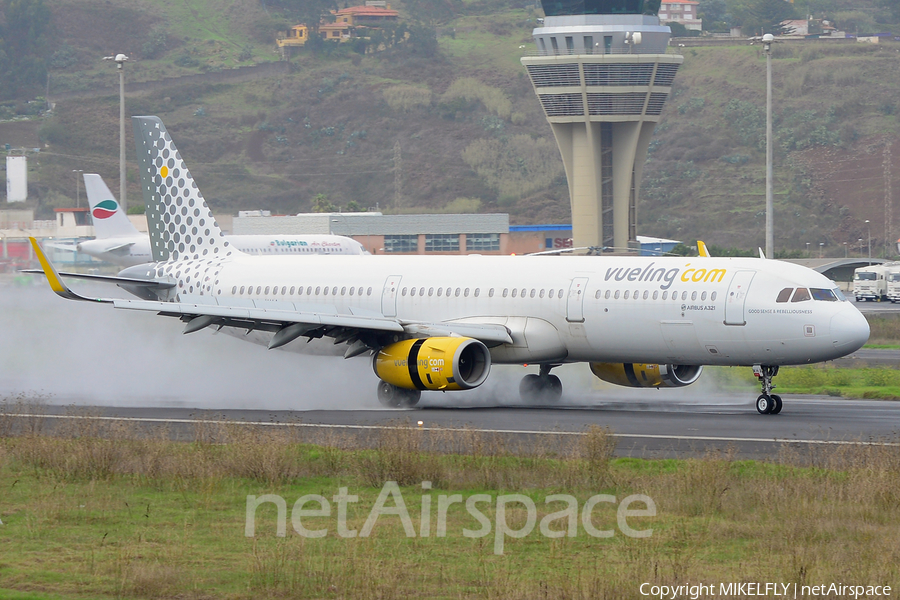 Vueling Airbus A321-231 (EC-MHA) | Photo 284671