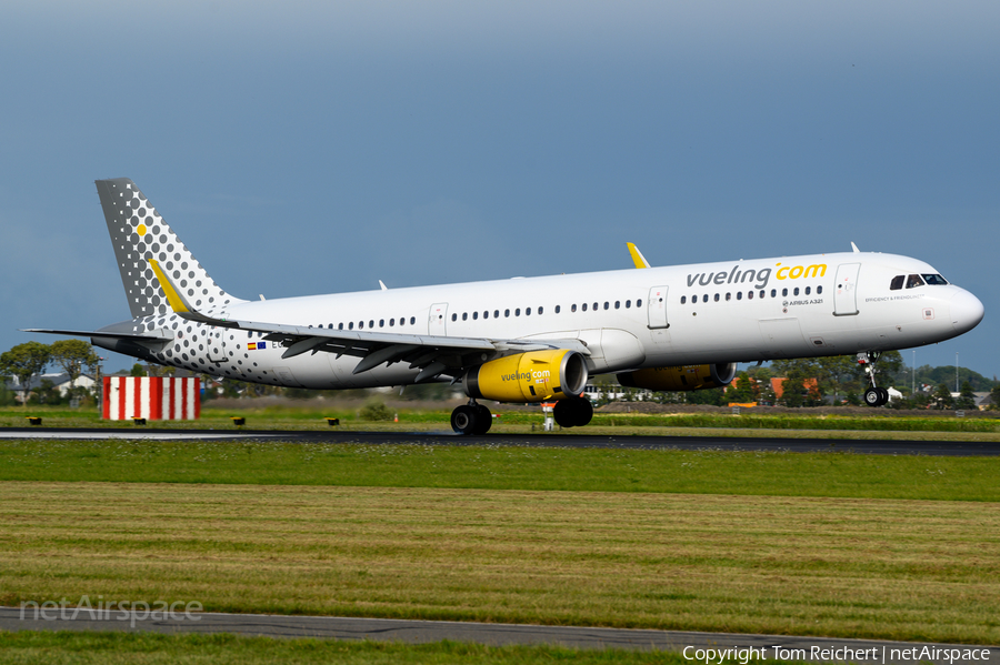 Vueling Airbus A321-231 (EC-MHB) | Photo 584654