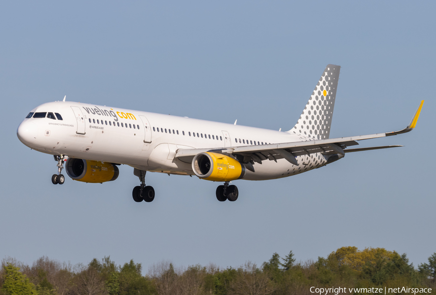 Vueling Airbus A321-231 (EC-MHB) | Photo 507539