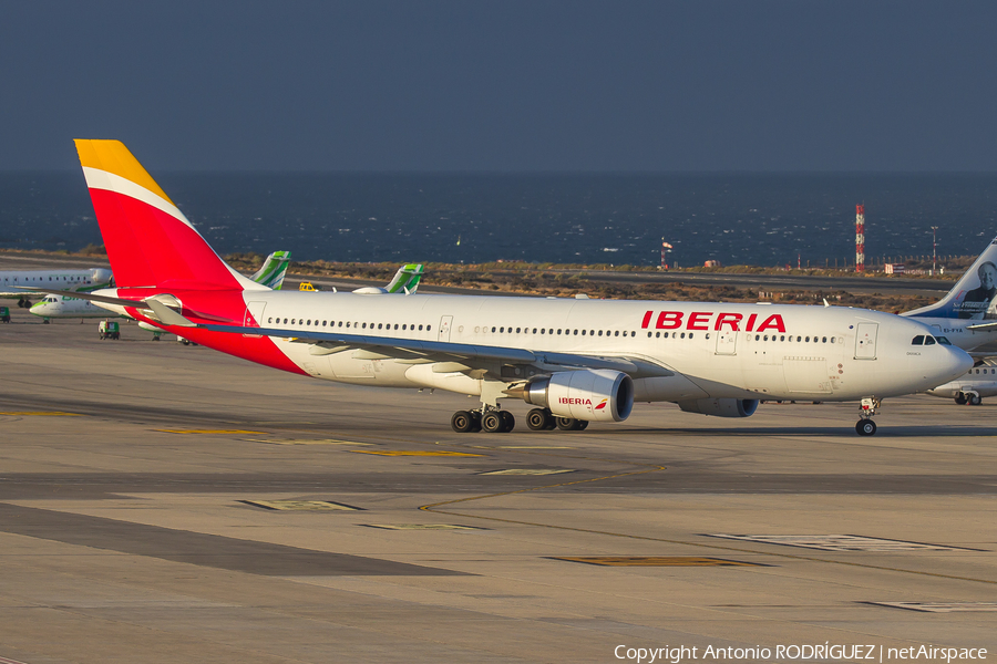 Iberia Airbus A330-202 (EC-MIL) | Photo 337929