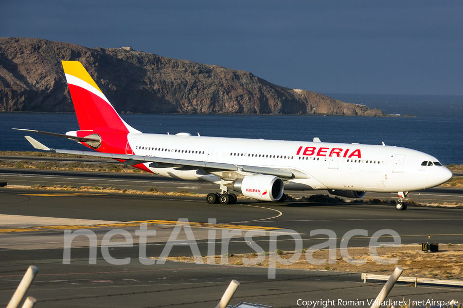 Iberia Airbus A330-202 (EC-MIL) | Photo 337937