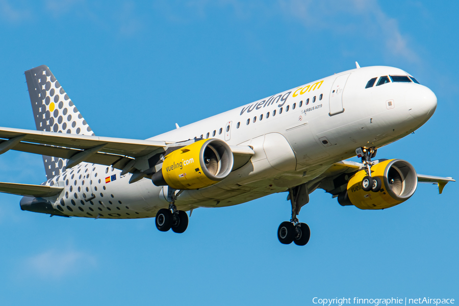 Vueling Airbus A319-112 (EC-MIQ) | Photo 456822