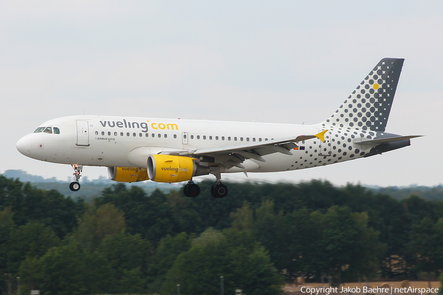 Vueling Airbus A319-112 (EC-MIQ) | Photo 263694