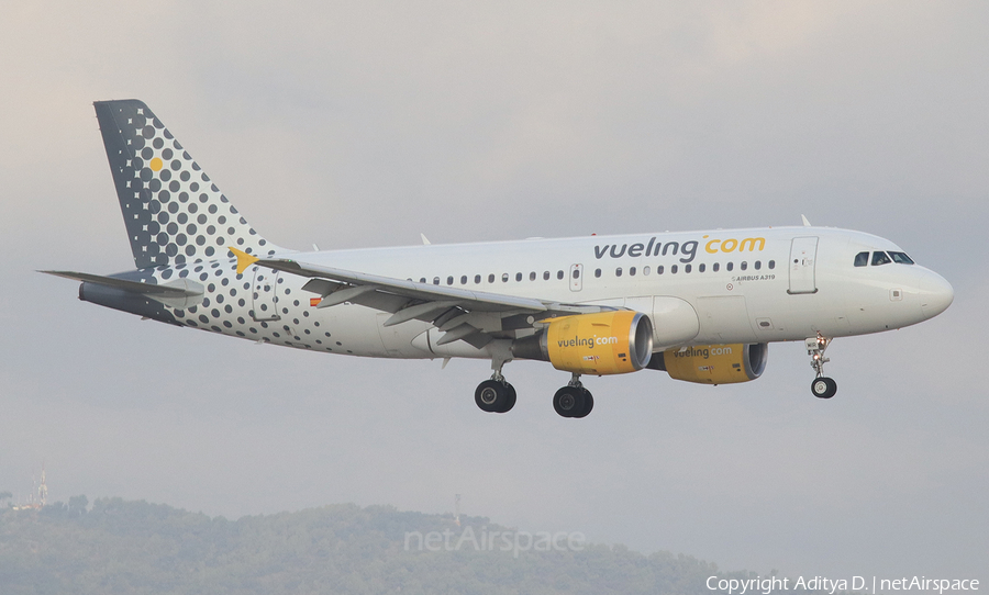 Vueling Airbus A319-111 (EC-MIR) | Photo 360872