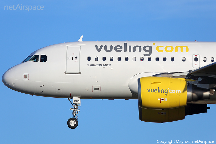 Vueling Airbus A319-111 (EC-MIR) | Photo 377538