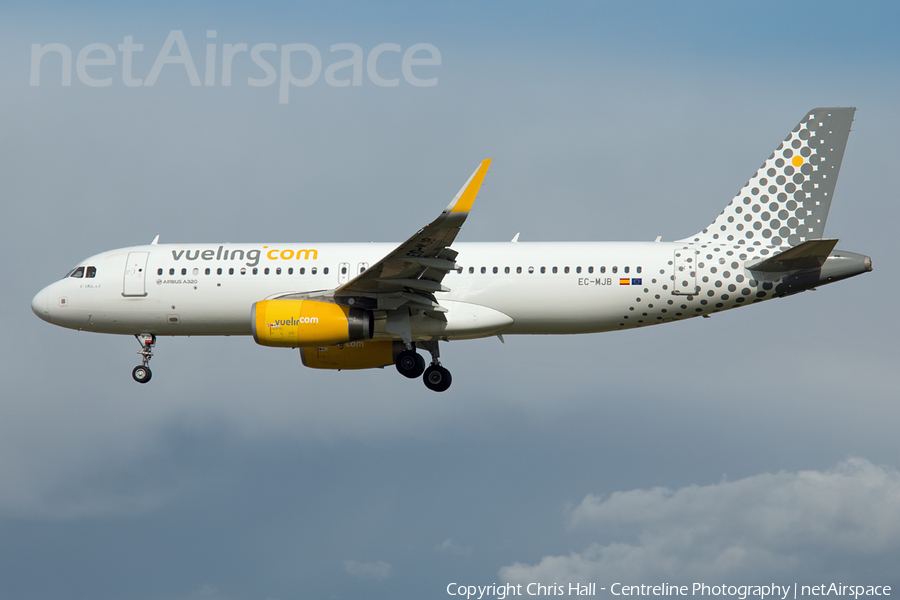 Vueling Airbus A320-232 (EC-MJB) | Photo 150170