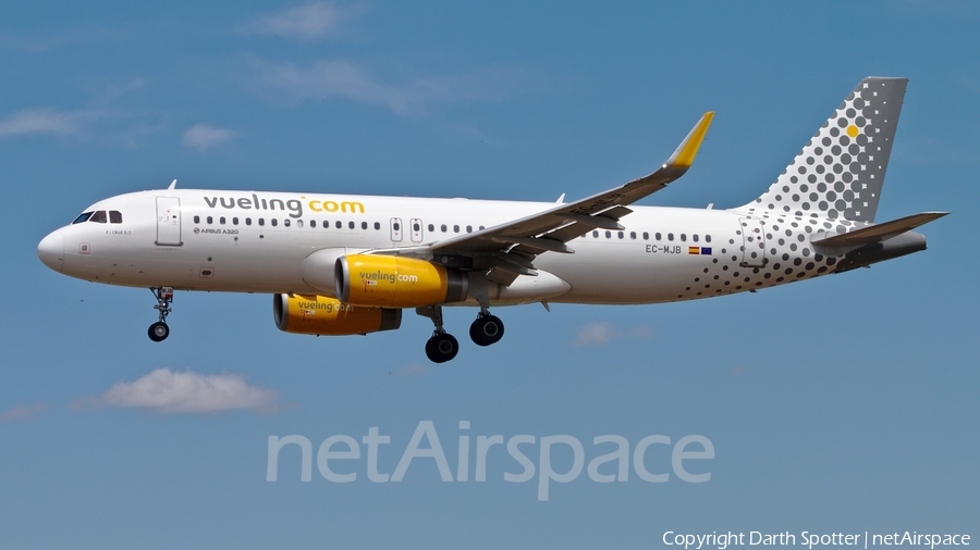 Vueling Airbus A320-232 (EC-MJB) | Photo 236081