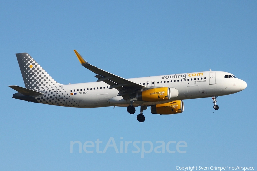 Vueling Airbus A320-232 (EC-MJC) | Photo 106966