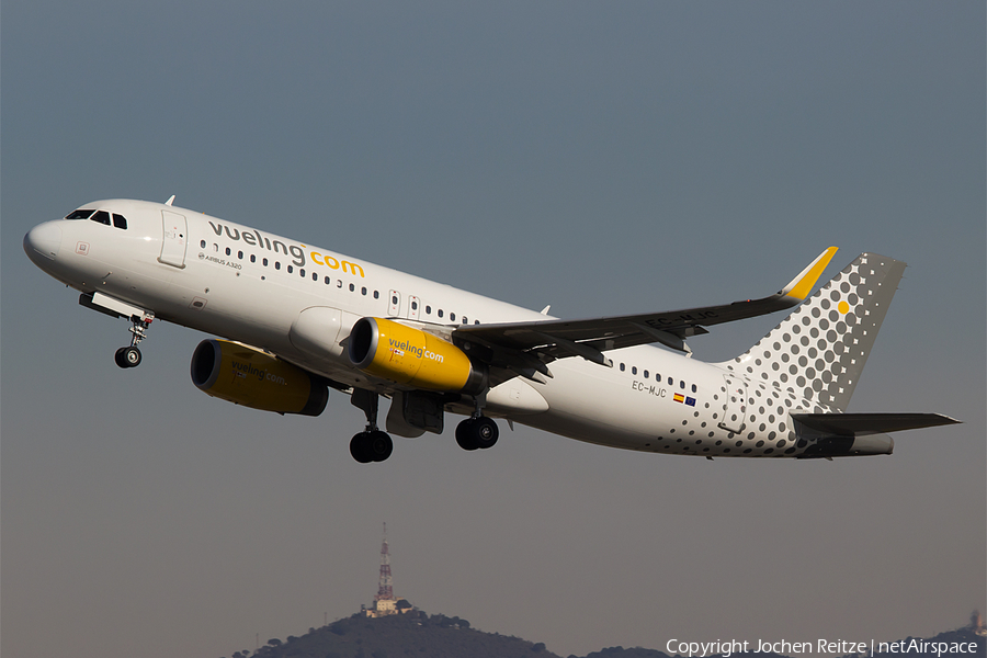 Vueling Airbus A320-232 (EC-MJC) | Photo 154591