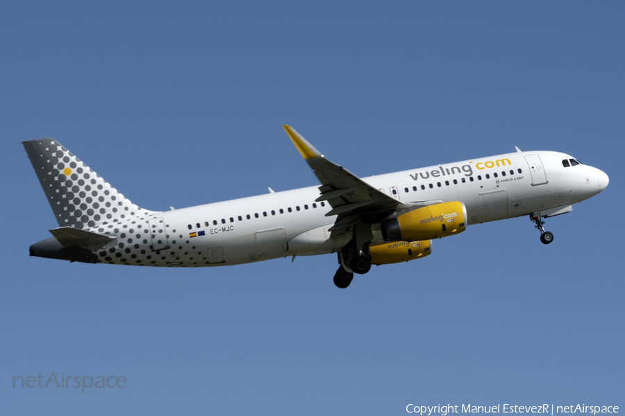 Vueling Airbus A320-232 (EC-MJC) | Photo 495149