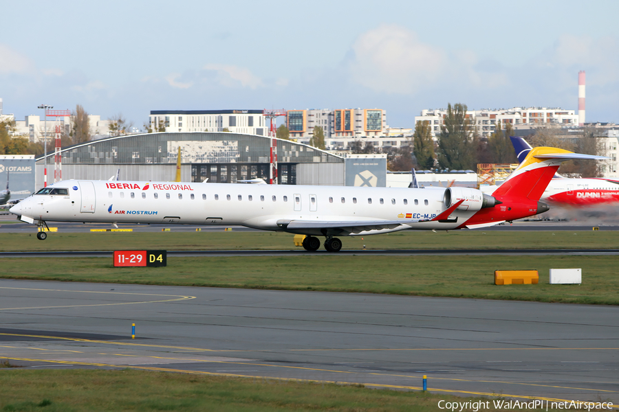 Iberia Regional (Air Nostrum) Bombardier CRJ-1000 (EC-MJP) | Photo 536990