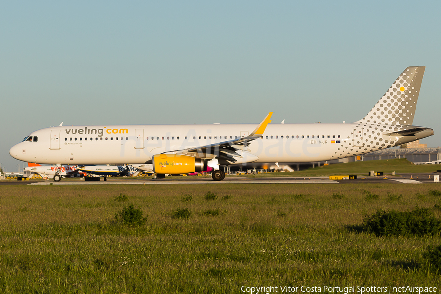 Vueling Airbus A321-231 (EC-MJR) | Photo 107261