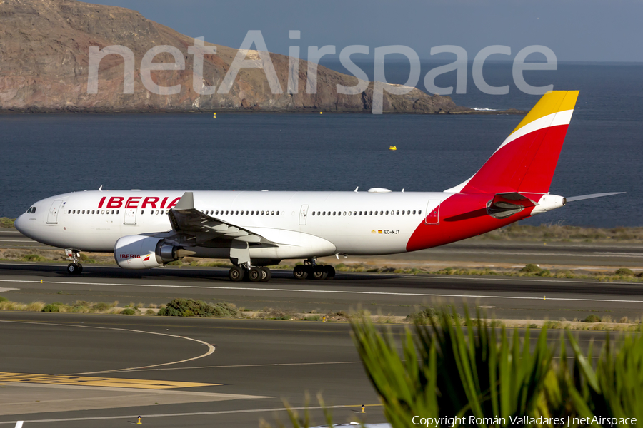 Iberia Airbus A330-202 (EC-MJT) | Photo 421577