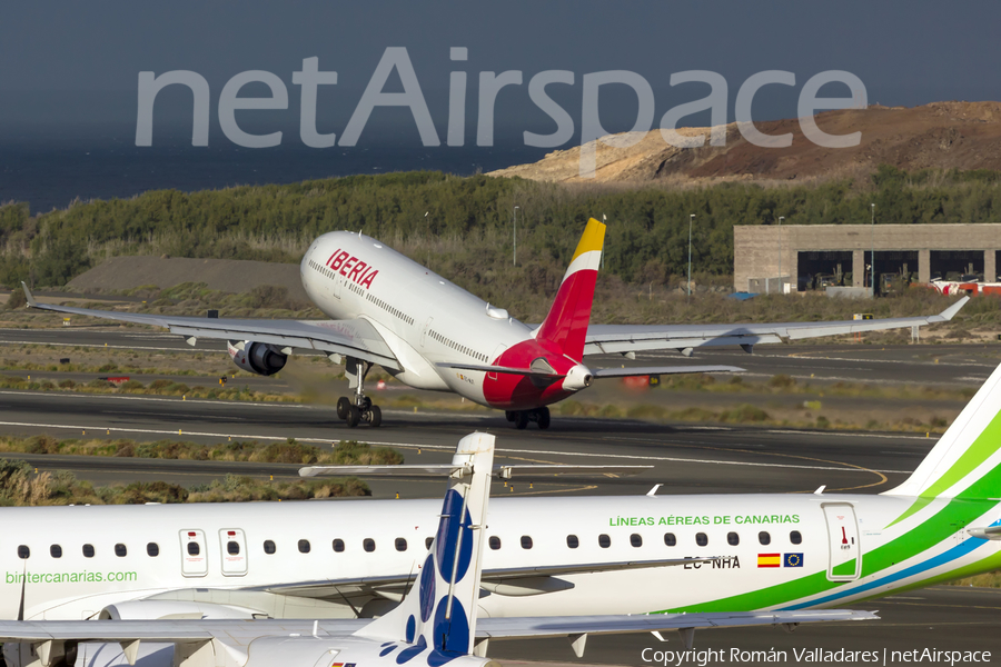 Iberia Airbus A330-202 (EC-MJT) | Photo 421578