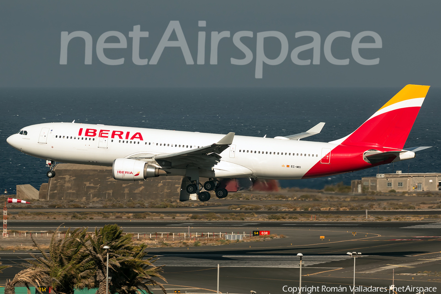Iberia Airbus A330-202 (EC-MKI) | Photo 338303