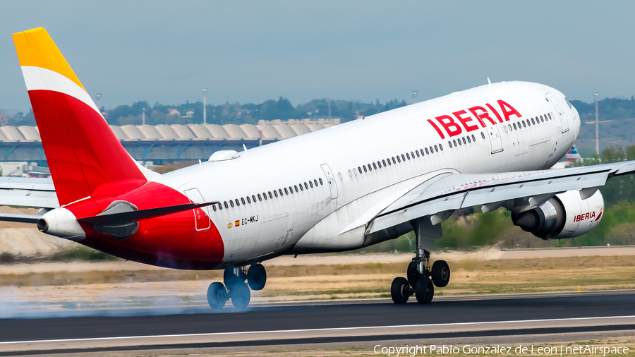Iberia Airbus A330-202 (EC-MKJ) | Photo 339376
