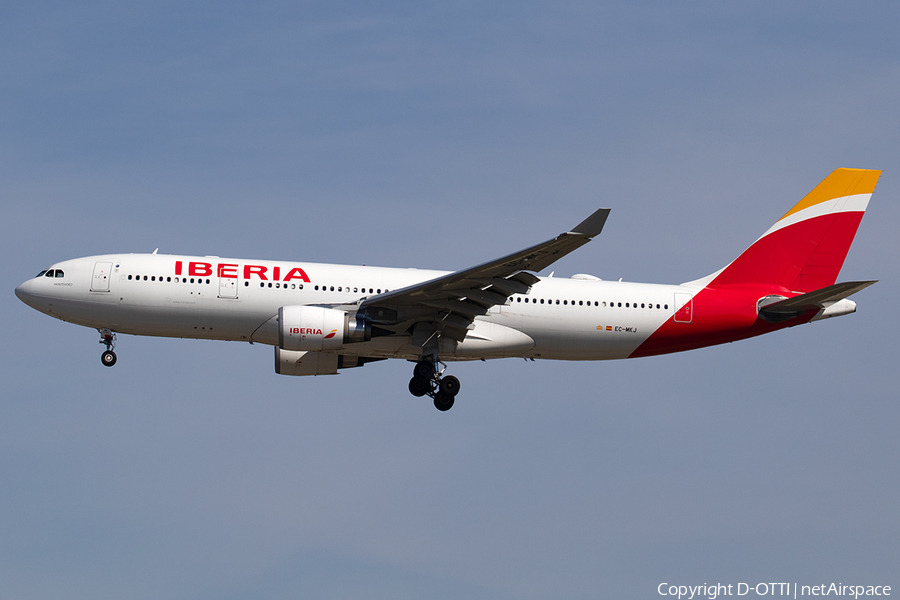 Iberia Airbus A330-202 (EC-MKJ) | Photo 376118