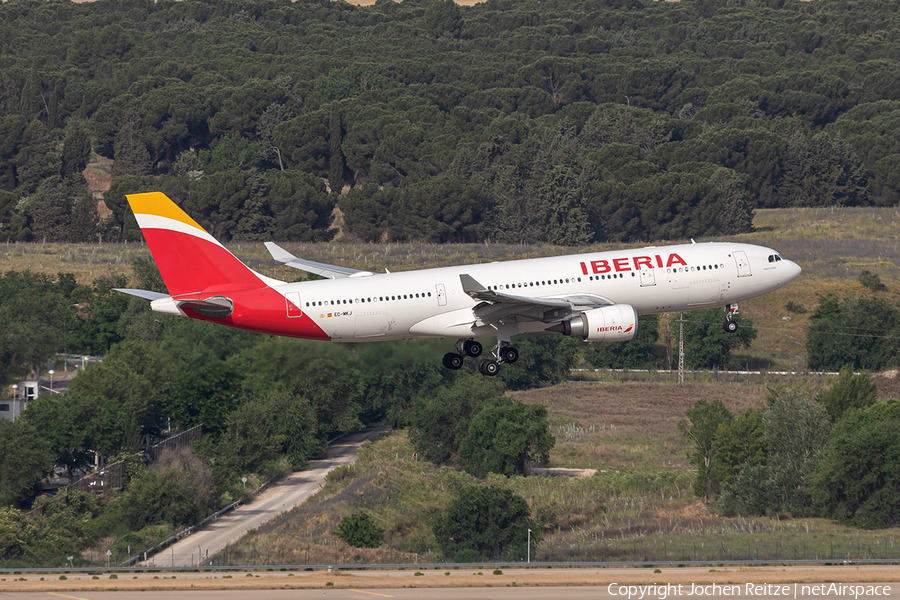 Iberia Airbus A330-202 (EC-MKJ) | Photo 509272