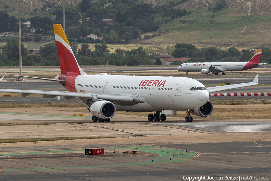 Iberia Airbus A330-202 (EC-MKJ) | Photo 521167