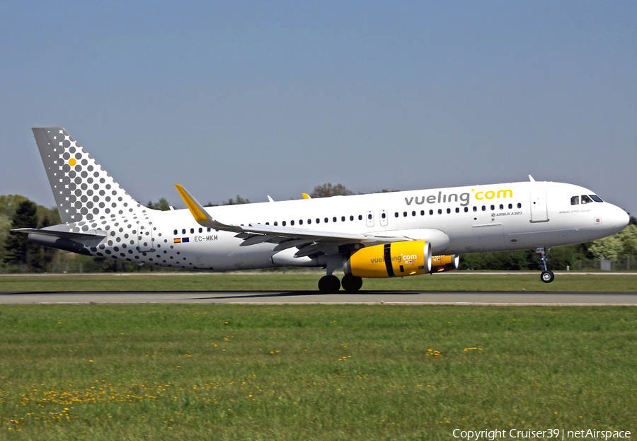 Vueling Airbus A320-232 (EC-MKM) | Photo 157663