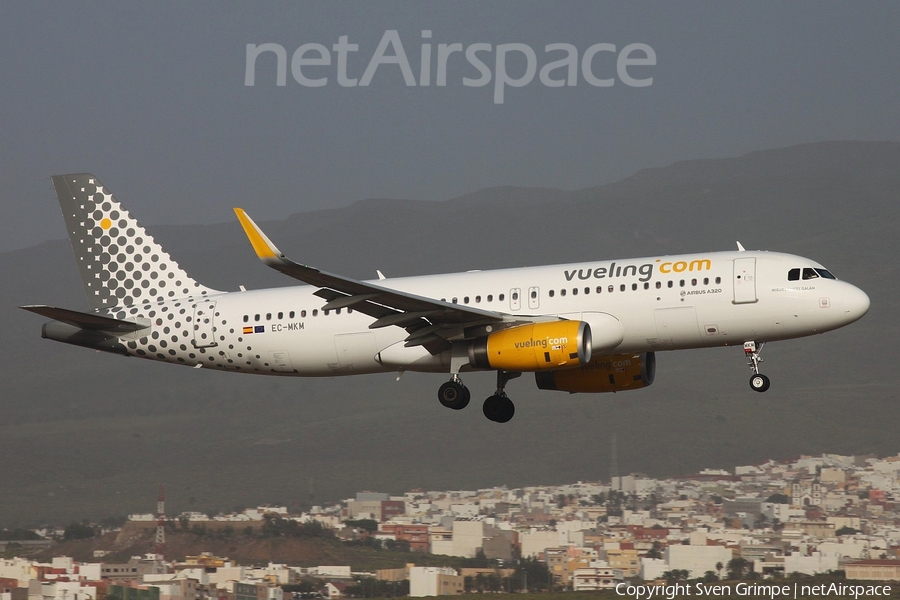 Vueling Airbus A320-232 (EC-MKM) | Photo 237595