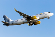 Vueling Airbus A320-232 (EC-MKM) at  Tenerife Norte - Los Rodeos, Spain
