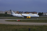 Vueling Airbus A320-232 (EC-MKN) at  Porto, Portugal