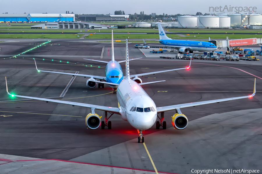 Vueling Airbus A320-232 (EC-MKO) | Photo 487766
