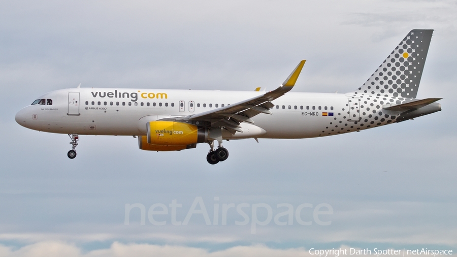 Vueling Airbus A320-232 (EC-MKO) | Photo 236096