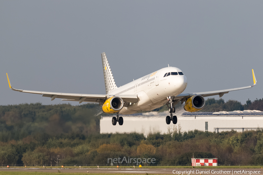 Vueling Airbus A320-232 (EC-MKO) | Photo 128212