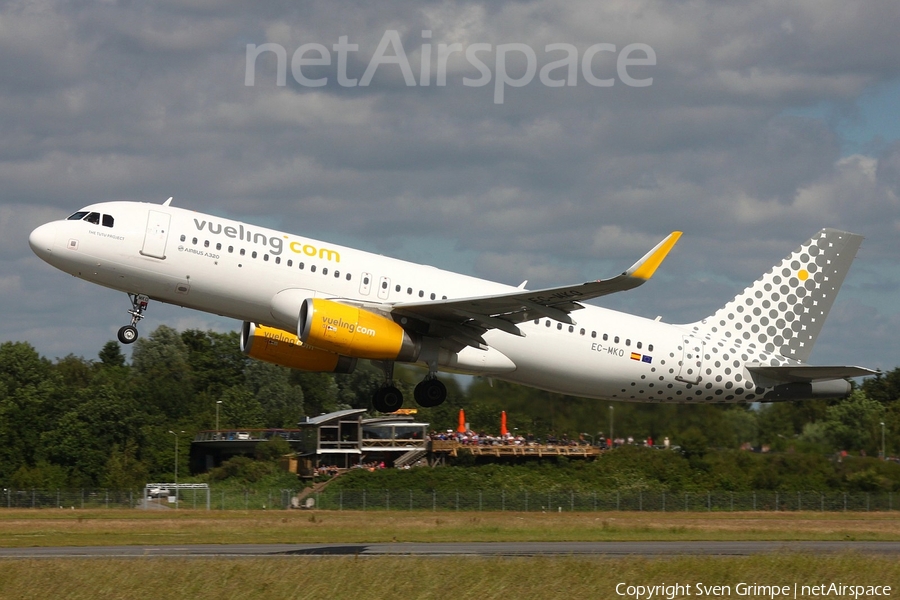 Vueling Airbus A320-232 (EC-MKO) | Photo 169466