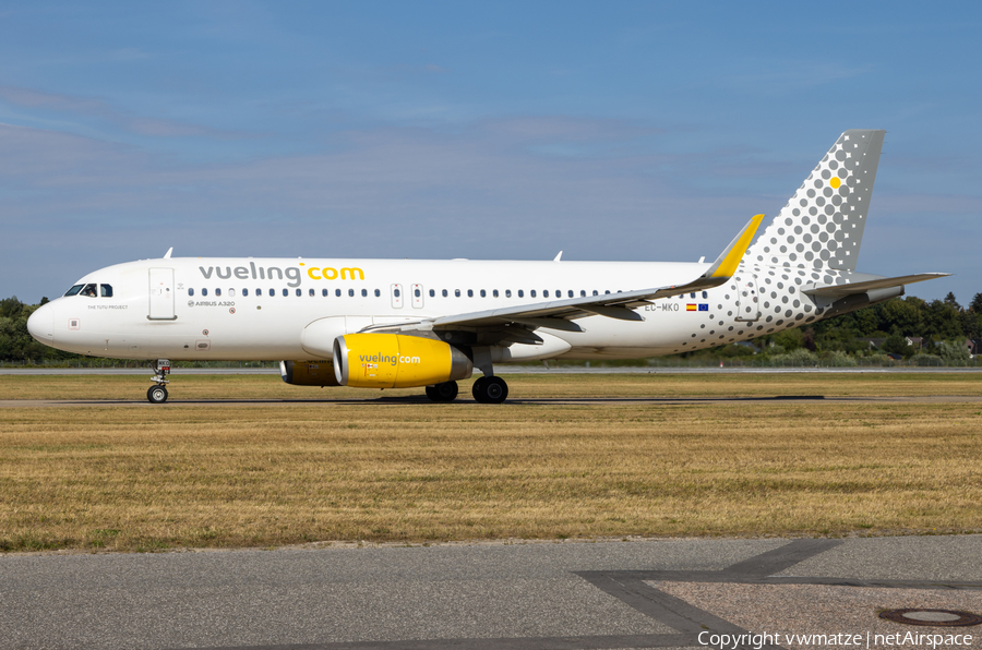 Vueling Airbus A320-232 (EC-MKO) | Photo 524904