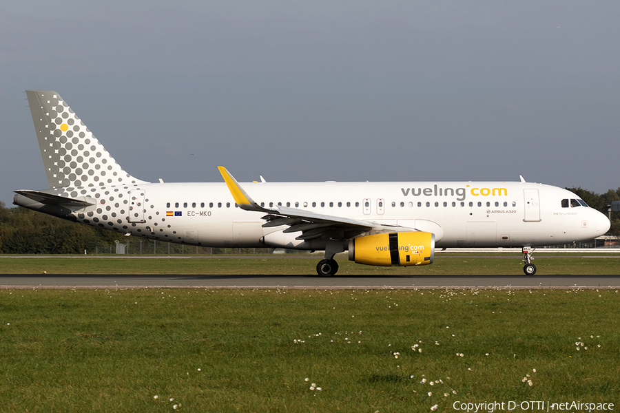 Vueling Airbus A320-232 (EC-MKO) | Photo 682867