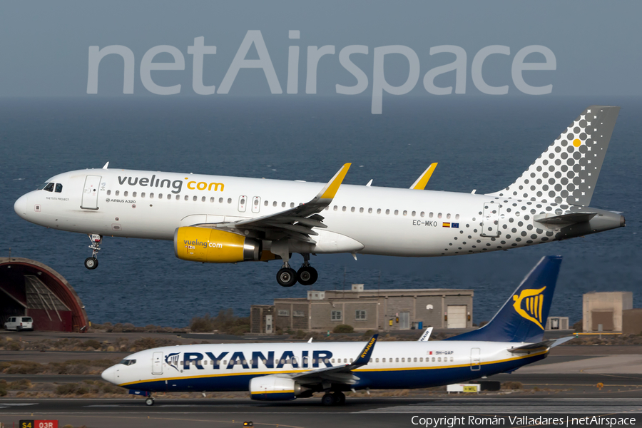 Vueling Airbus A320-232 (EC-MKO) | Photo 397391