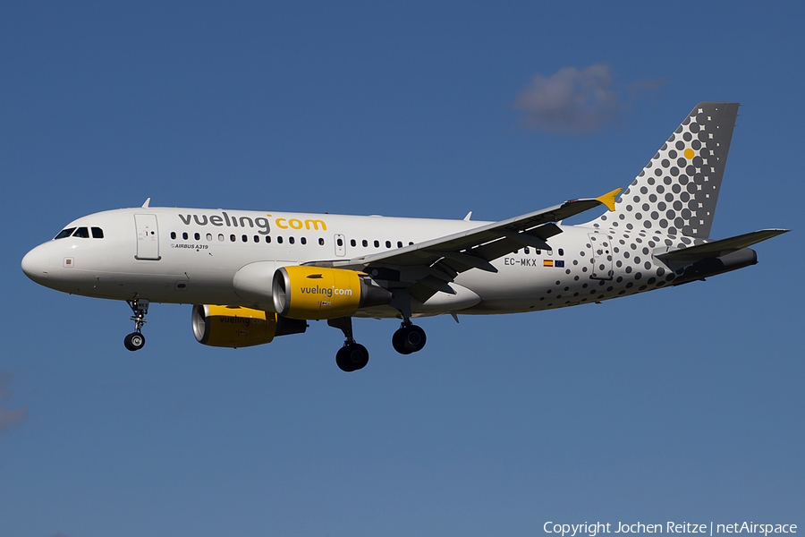 Vueling Airbus A319-112 (EC-MKX) | Photo 150778