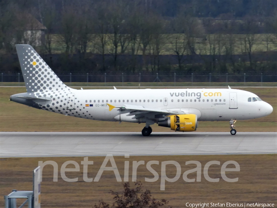 Vueling Airbus A319-112 (EC-MKX) | Photo 364442