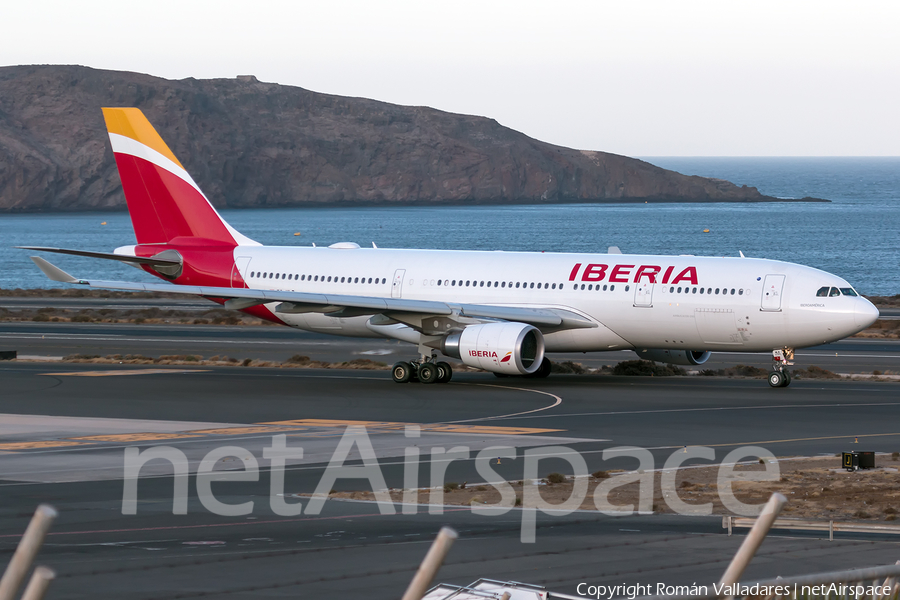 Iberia Airbus A330-202 (EC-MLB) | Photo 346171