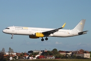 Vueling Airbus A321-231 (EC-MLD) at  Lisbon - Portela, Portugal