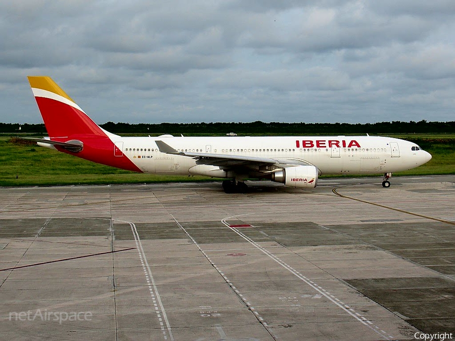 Iberia Airbus A330-202 (EC-MLP) | Photo 195505