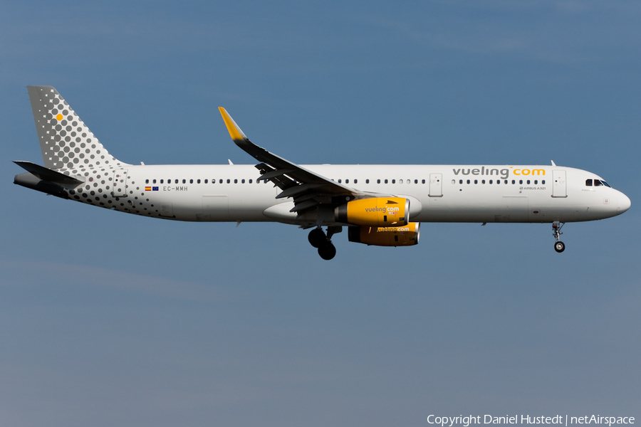 Vueling Airbus A321-231 (EC-MMH) | Photo 422700