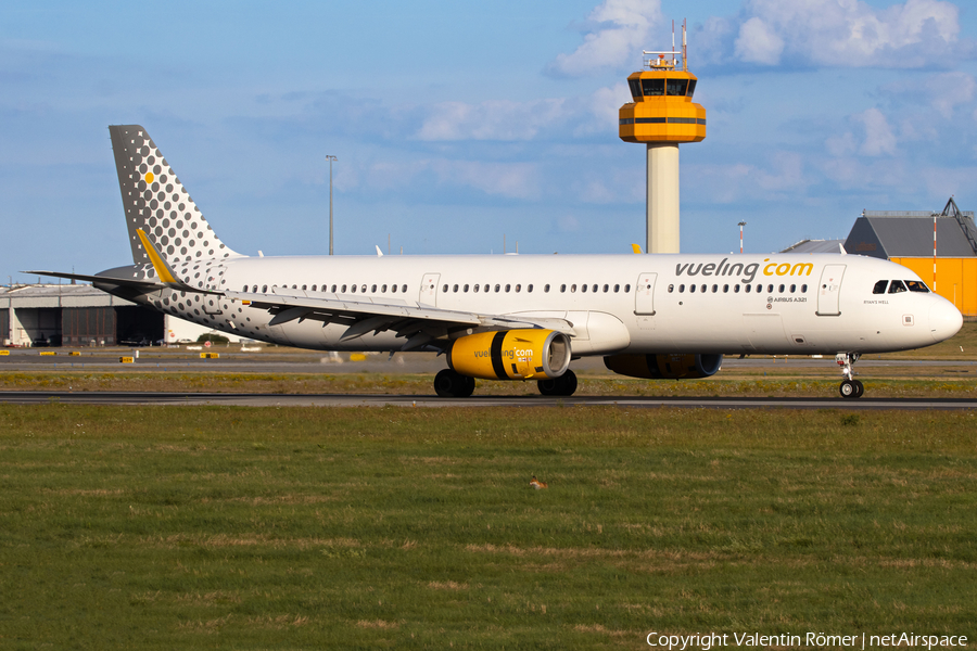 Vueling Airbus A321-231 (EC-MMH) | Photo 523893