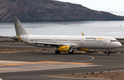 Vueling Airbus A321-231 (EC-MMH) at  Gran Canaria, Spain