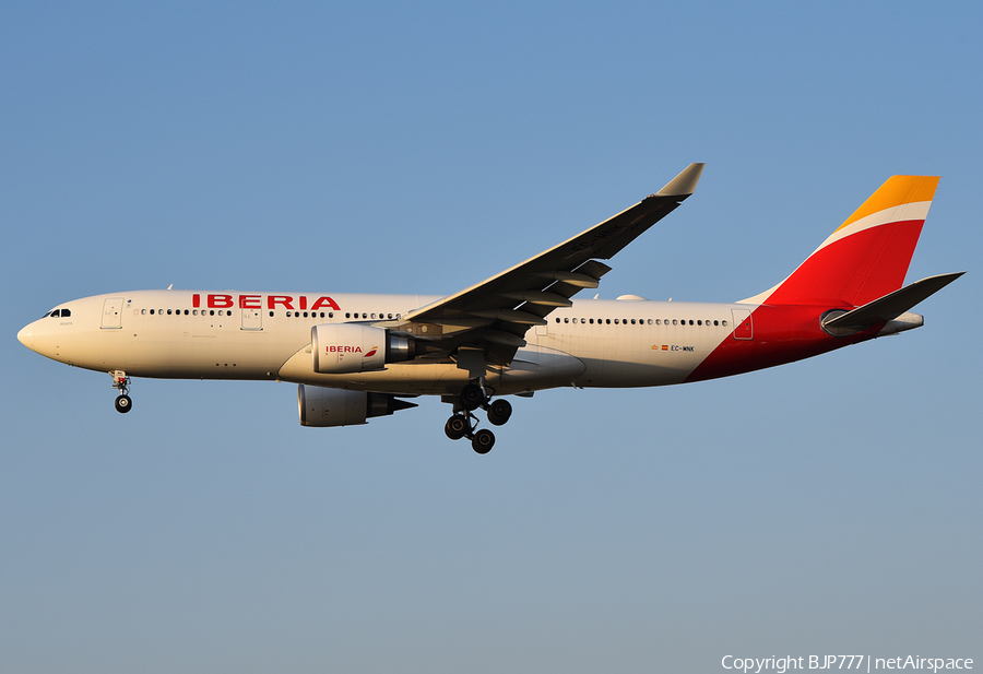 Iberia Airbus A330-202 (EC-MNK) | Photo 284248