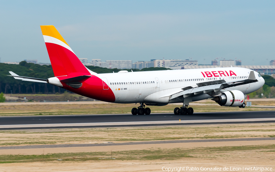 Iberia Airbus A330-202 (EC-MNK) | Photo 339382