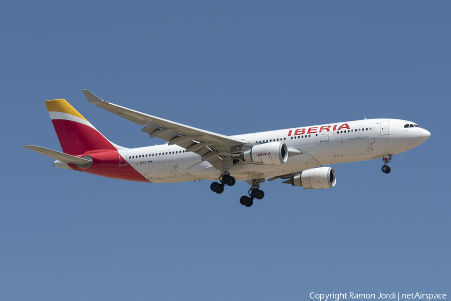 Iberia Airbus A330-202 (EC-MNK) | Photo 627499