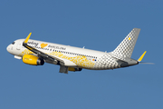 Vueling Airbus A320-232 (EC-MNZ) at  Barcelona - El Prat, Spain