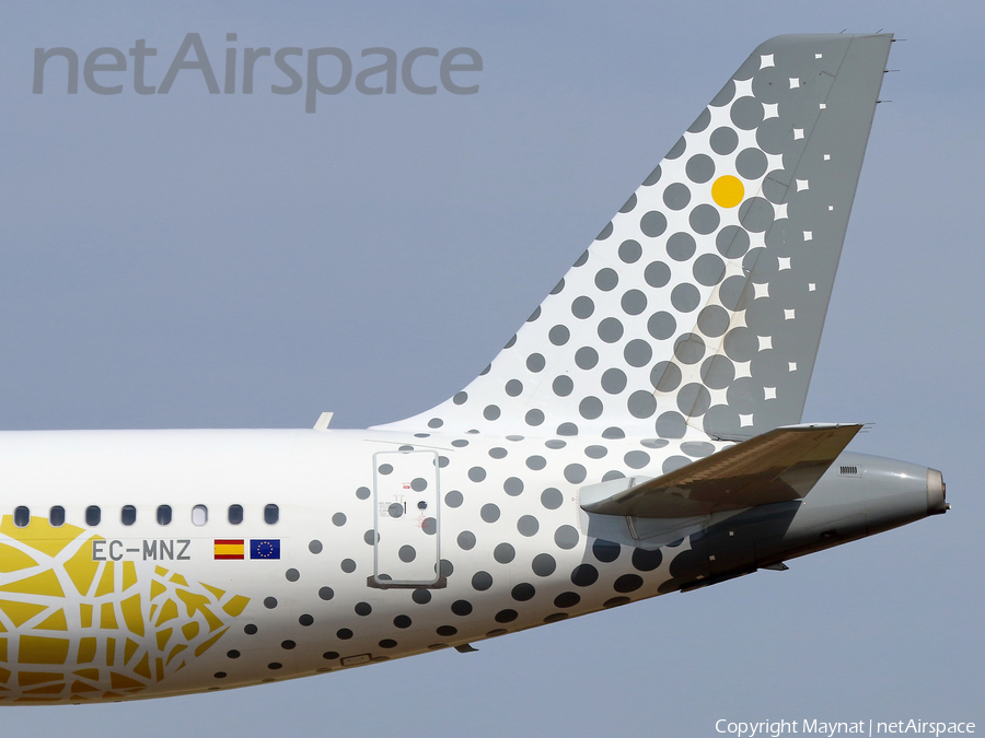 Vueling Airbus A320-232 (EC-MNZ) | Photo 265612