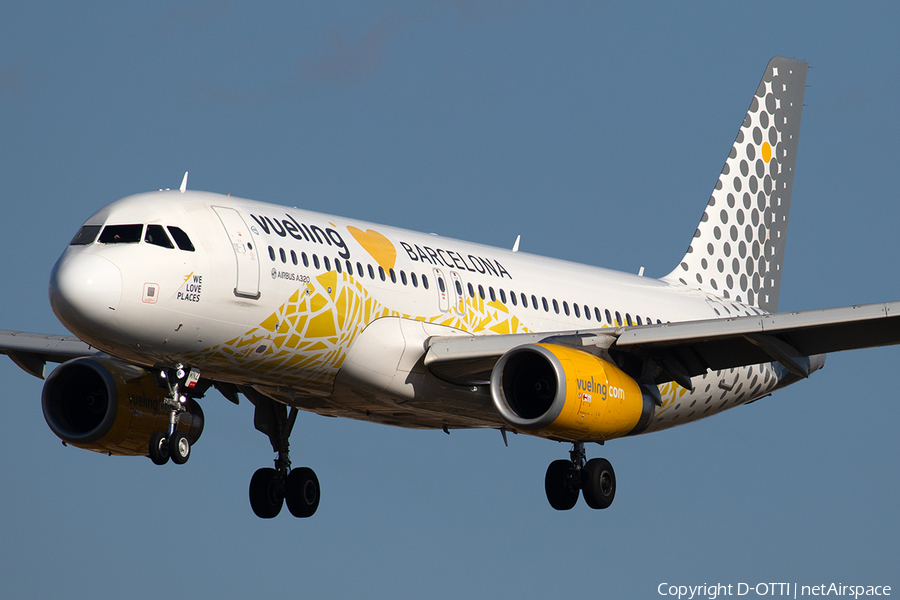 Vueling Airbus A320-232 (EC-MNZ) | Photo 293900
