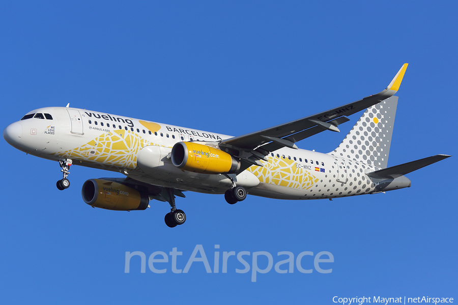 Vueling Airbus A320-232 (EC-MNZ) | Photo 304806